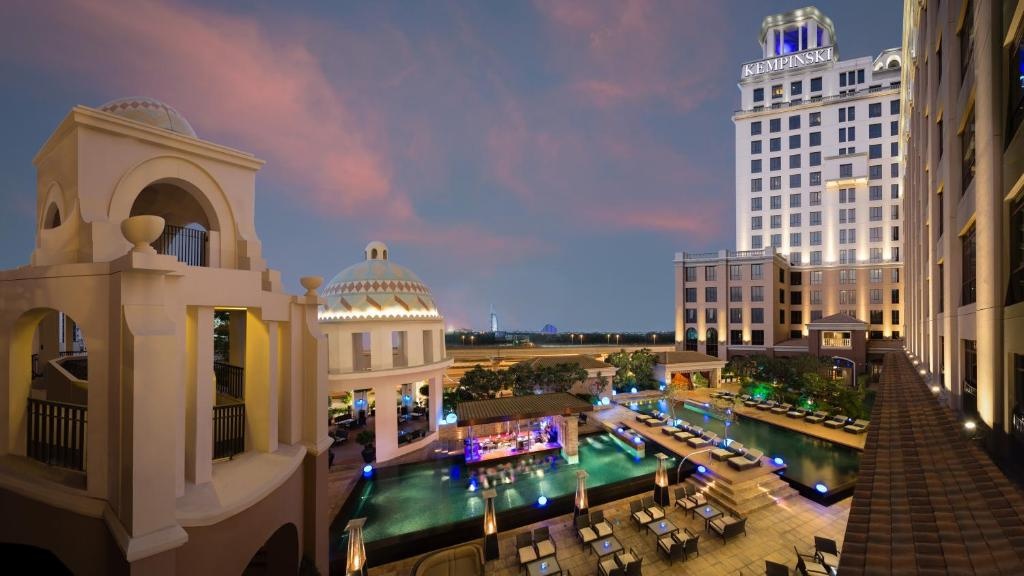 Aspen Chalets By Kempinski Hotel Mall Of The Emirates  Property Views  View 4