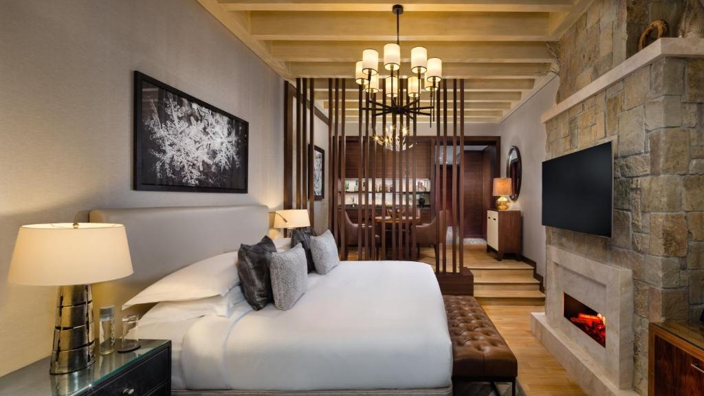 Aspen Chalets By Kempinski Hotel Mall Of The Emirates  Rooms  Aspen Ski Chalet Access To Snow Park In Ski Dubai For 2 Private Butler Lounge Access Including Afternoon Tea Evening Cocktail Hours Soft Refreshments Canapes 8