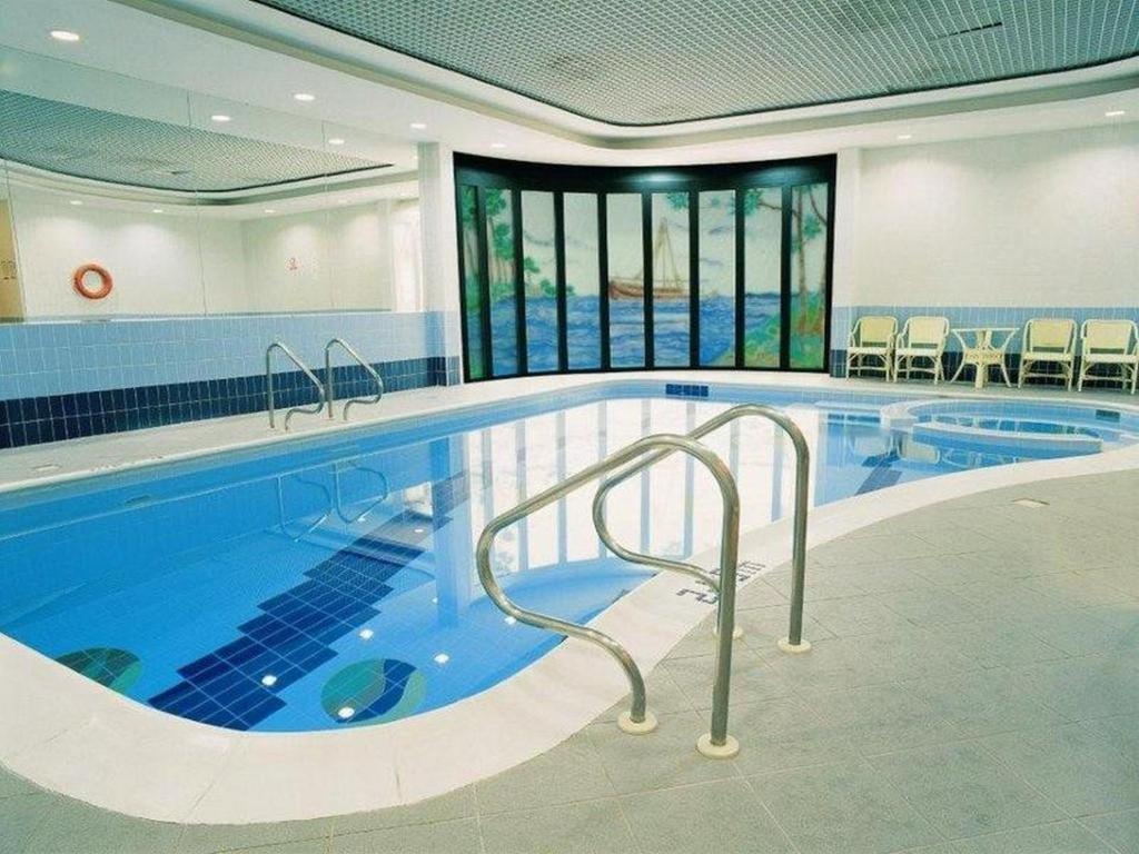 Number One Tower Suites Hotel  Facilities  Swimming Pool 12