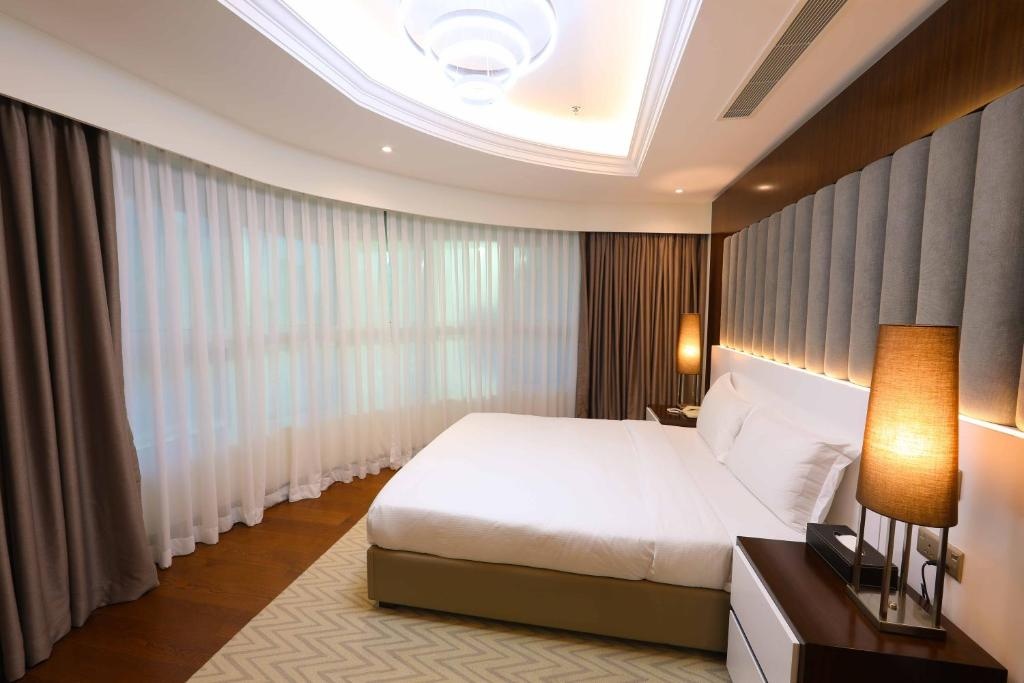 Number One Tower Suites Hotel  Rooms  Rooms Image 24 24