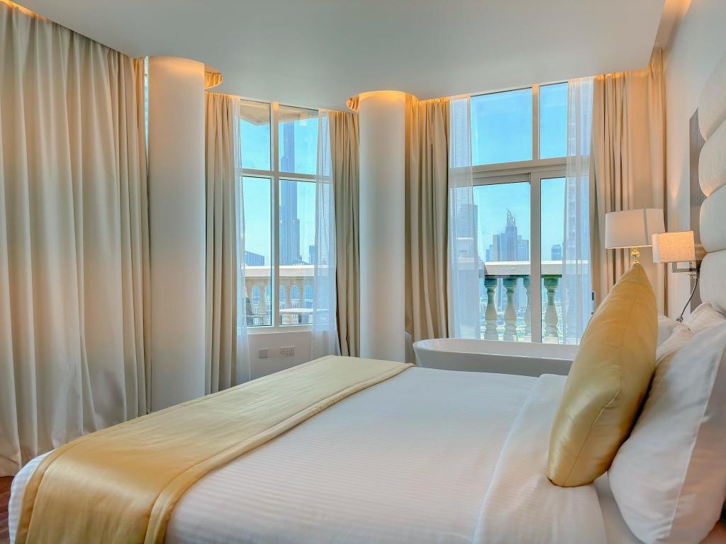 Emirates Grand Hotel  Rooms  Club Suite Guestroom 8