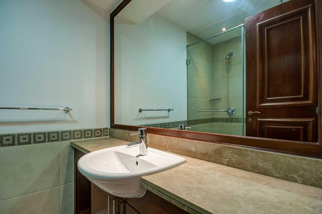 Residence South By Deluxe Holiday Homes  Property Views  Interior View 17
