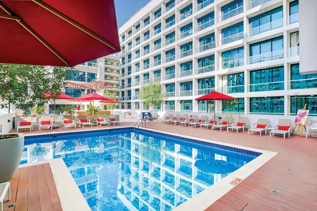 Golden Sands Hotel Apartments  Facilities  Swimming Pool 1