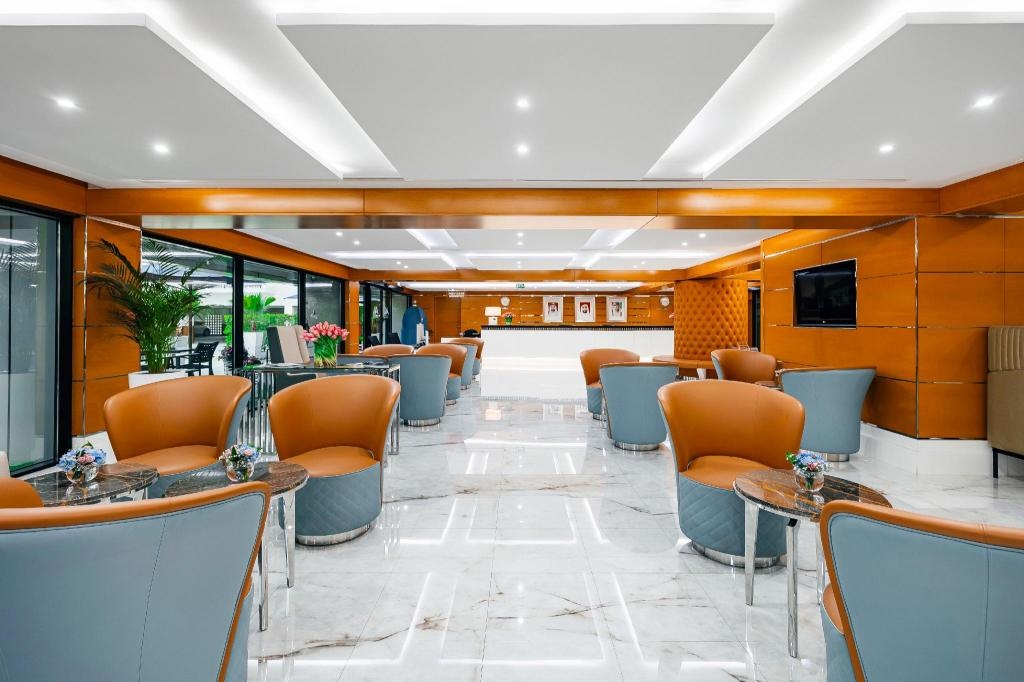 Golden Sands Hotel Apartments  Property Views  Lobby 11