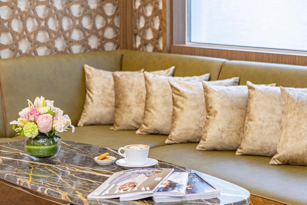 Golden Sands Hotel Apartments  Property Views  Lobby 17