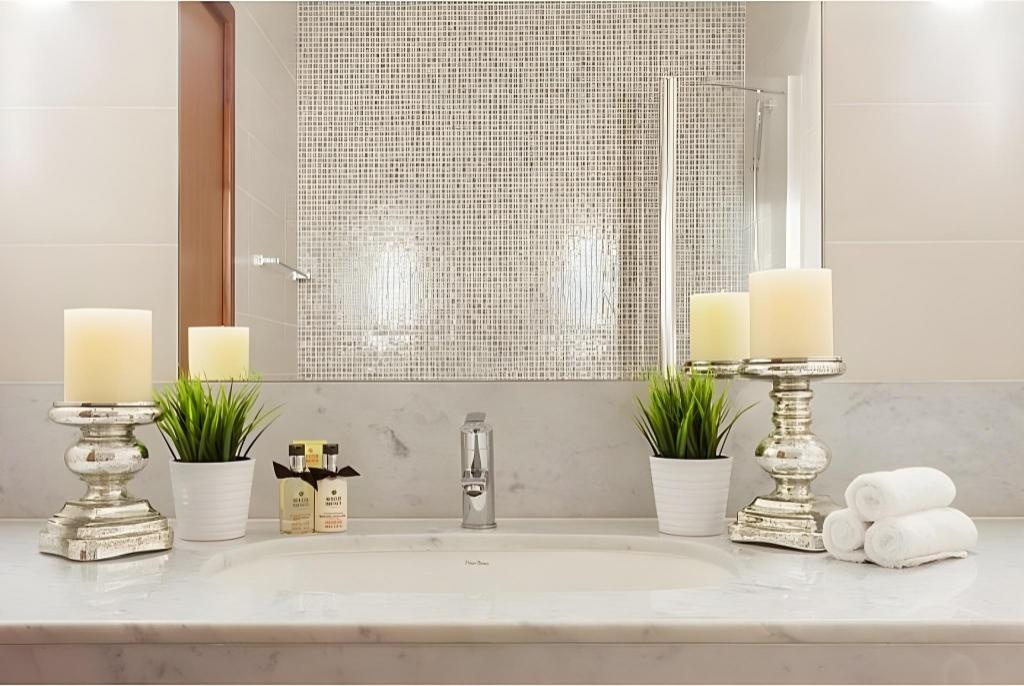 Stylish Studio In Central Park Tower DIFC  Property Views  Interior View 5