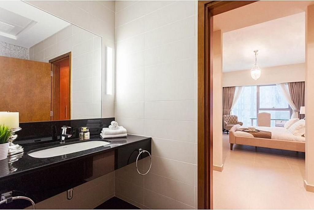 Luxurious 1 Bed Apartment In Central Park Tower  Facilities  Facilities 2