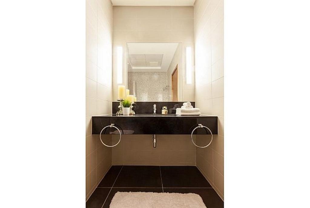 Luxurious 1 Bed Apartment In Central Park Tower  Facilities  Facilities 3