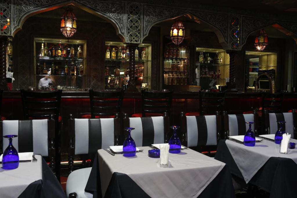 Broadway Hotel  Dining  Restaurant 6