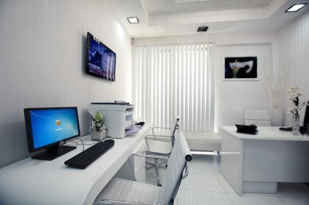 Broadway Hotel  Facilities  Business Center 32
