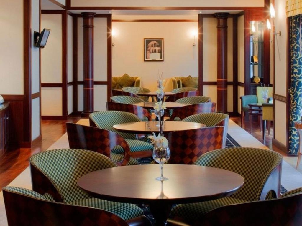 Dusit Thani Dubai Hotel  Facilities  Executive Lounge 8
