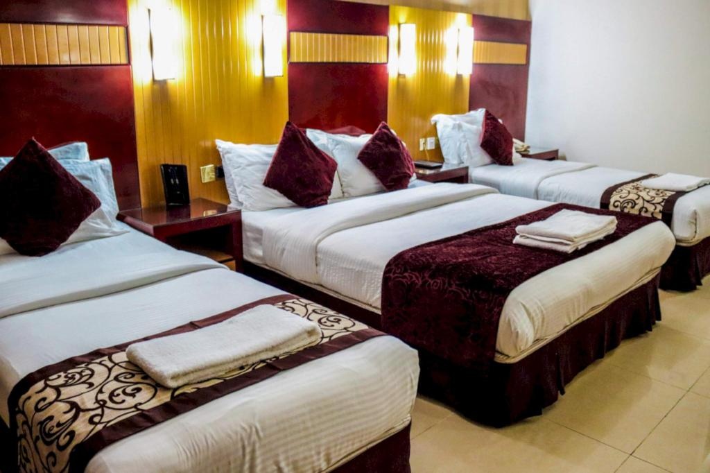 Palette Phoenix Hotel  Rooms  Standard Family Room Bed 11