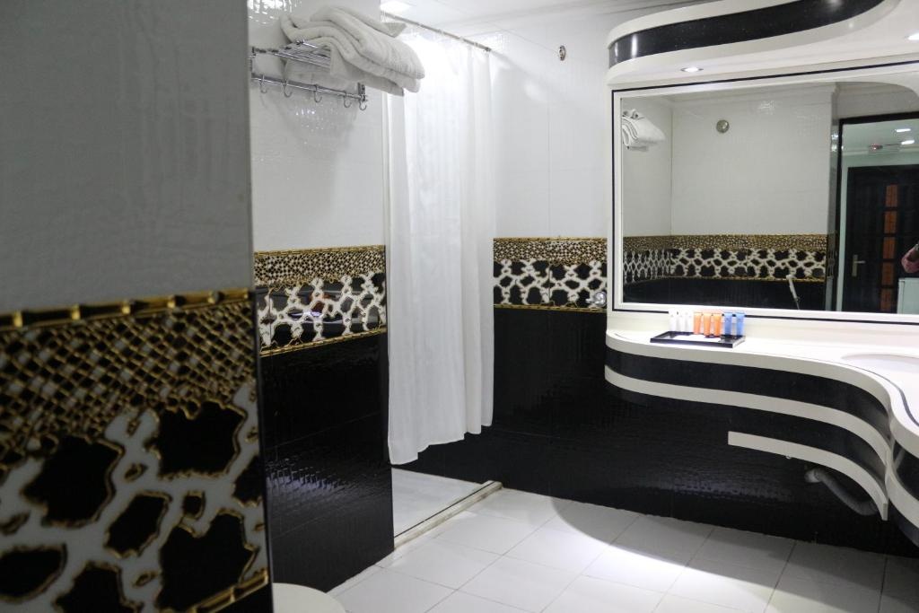 White Fort Hotel  Facilities  Bathroom 1