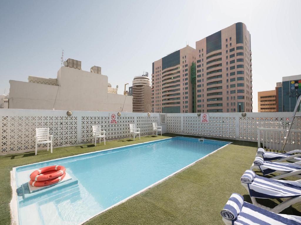 Landmark Hotel  Facilities  Swimming Pool Outdoor 1