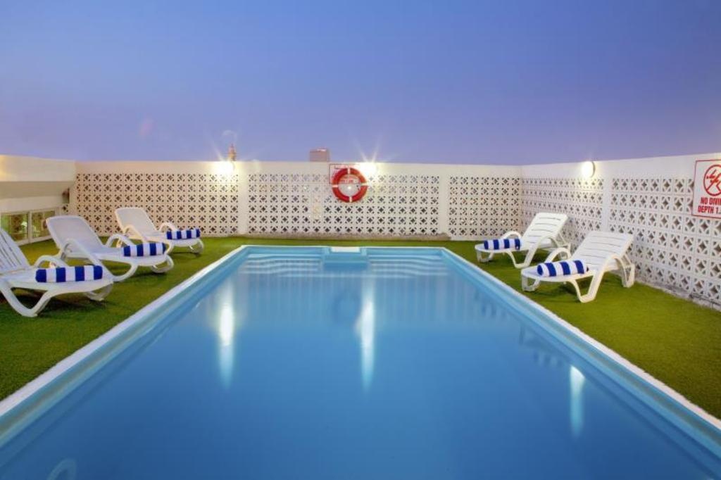 Landmark Hotel  Facilities  Swimming Pool Outdoor 3