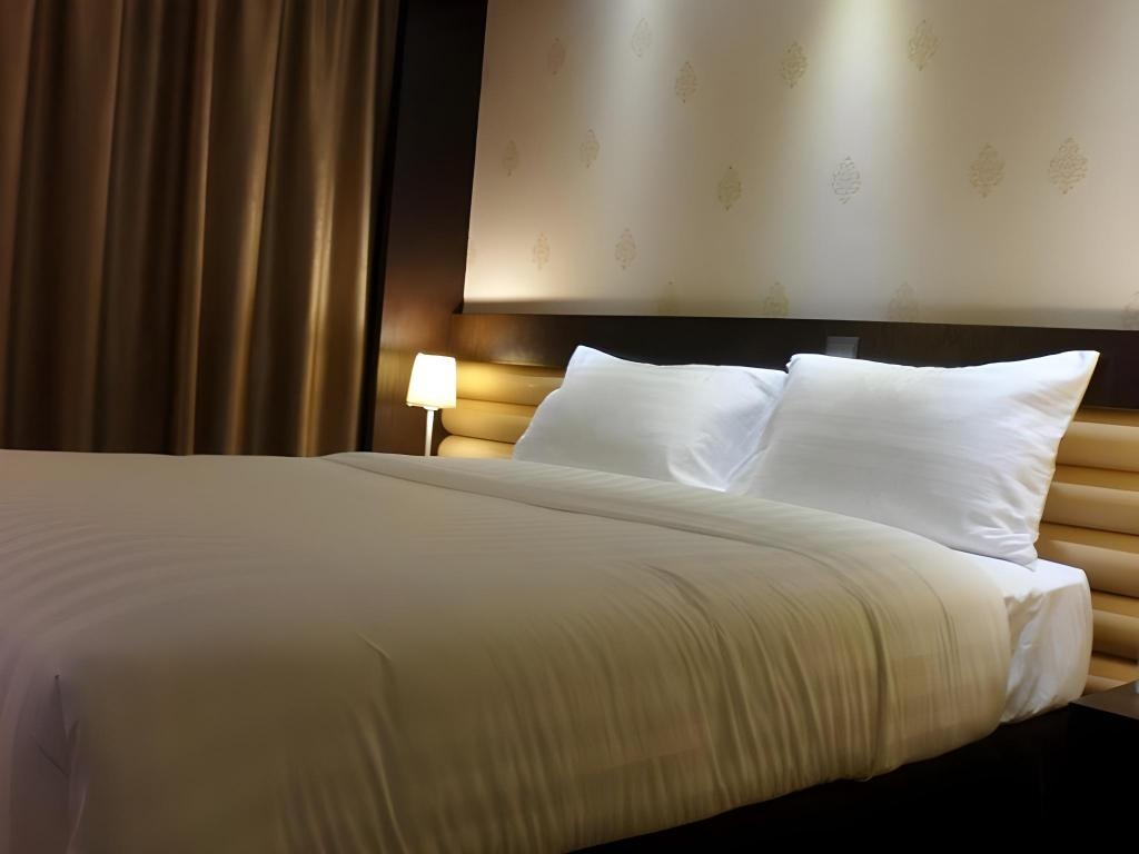 Mark Inn Hotel Deira  Rooms  Standard Queen Room 8