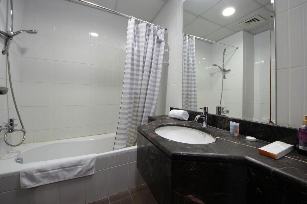 Nice Studio Walking Distance To Dubai Mall  Facilities  Facilities Image 5 5