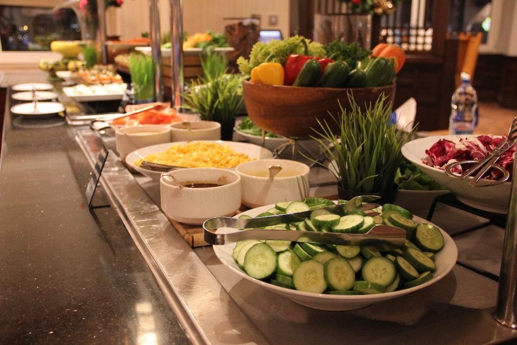 Crowne Plaza Dubai Deira By IHG  Dining  Restaurant 18