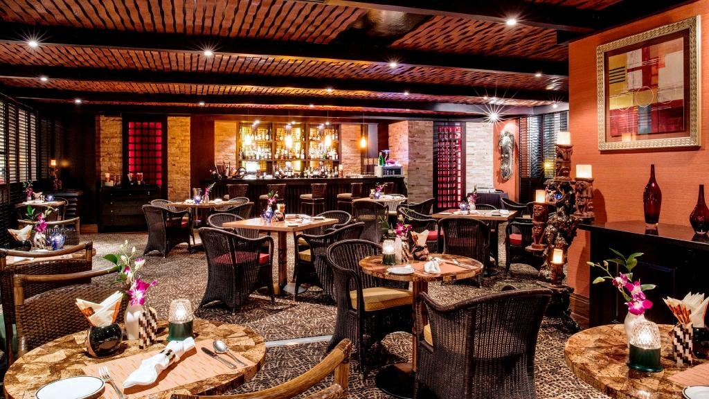 Crowne Plaza Dubai Deira By IHG  Facilities  Bar 4