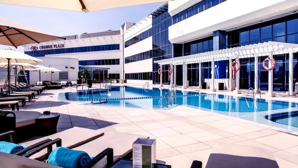 Crowne Plaza Dubai Deira By IHG  Facilities  Swimming Pool 20