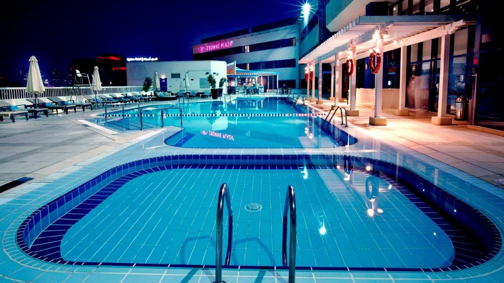 Crowne Plaza Dubai Deira By IHG  Facilities  Swimming Pool 28