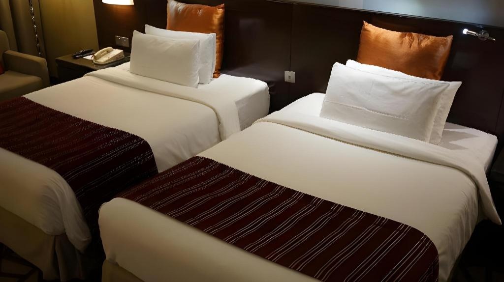 Crowne Plaza Dubai Deira By IHG  Rooms  Rooms Image 25 25