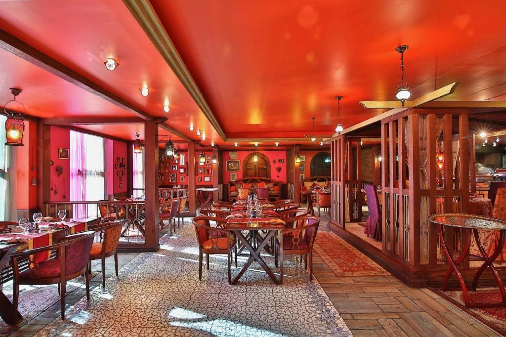 Coral Dubai Deira Hotel  Dining  Restaurant 7