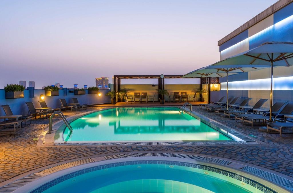 Coral Dubai Deira Hotel  Facilities  Swimming Pool Outdoor 1