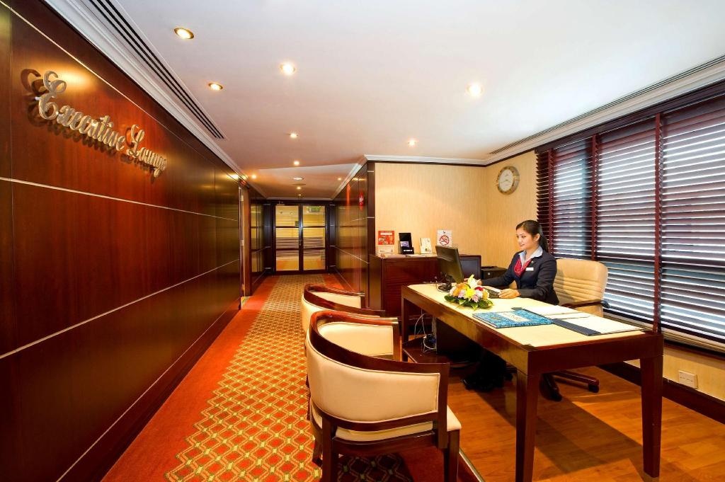 Al Bustan Centre Residence  Facilities  Bar 10