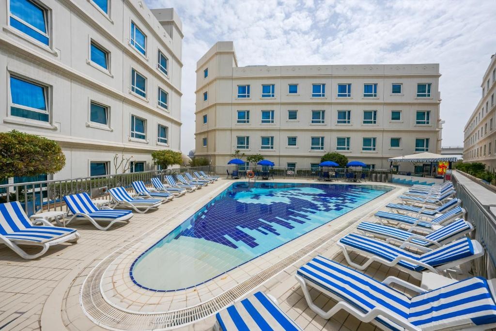Al Bustan Centre Residence  Facilities  Swimming Pool 2