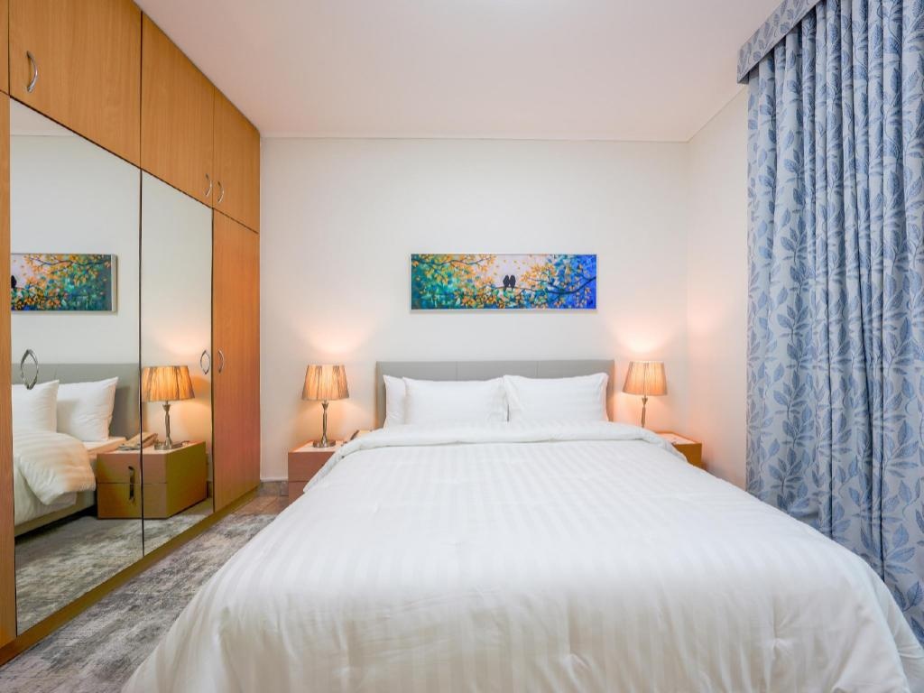 Al Bustan Centre Residence  Rooms  Executive Suite Bedroom 7