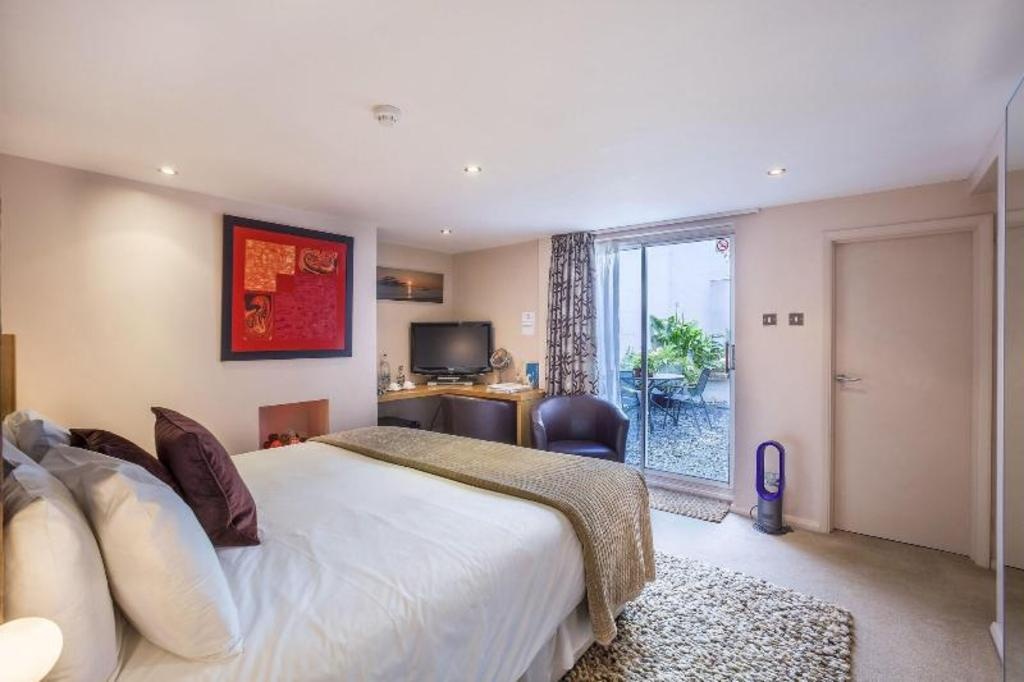 Brightonwave Hotelroomsrooms Image 1313