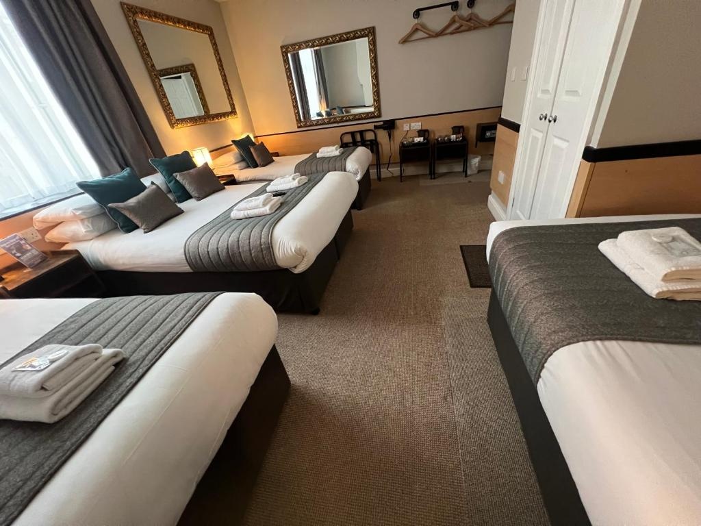 Tudor Court Hotelroomsrooms Image 3131
