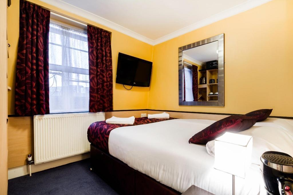 Tudor Court Hotelroomsrooms Image 3232