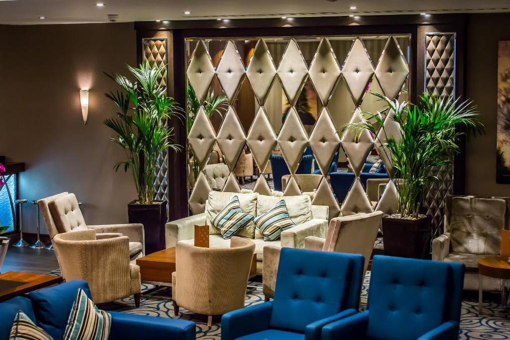 Holiday Inn London Kensington By IHG  Facilities  Bar 24