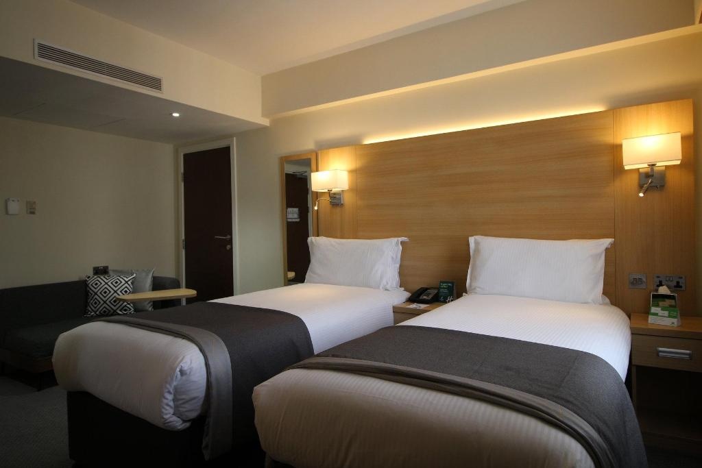 Holiday Inn London Kensington By IHG  Rooms  2 Single Beds Premium 13
