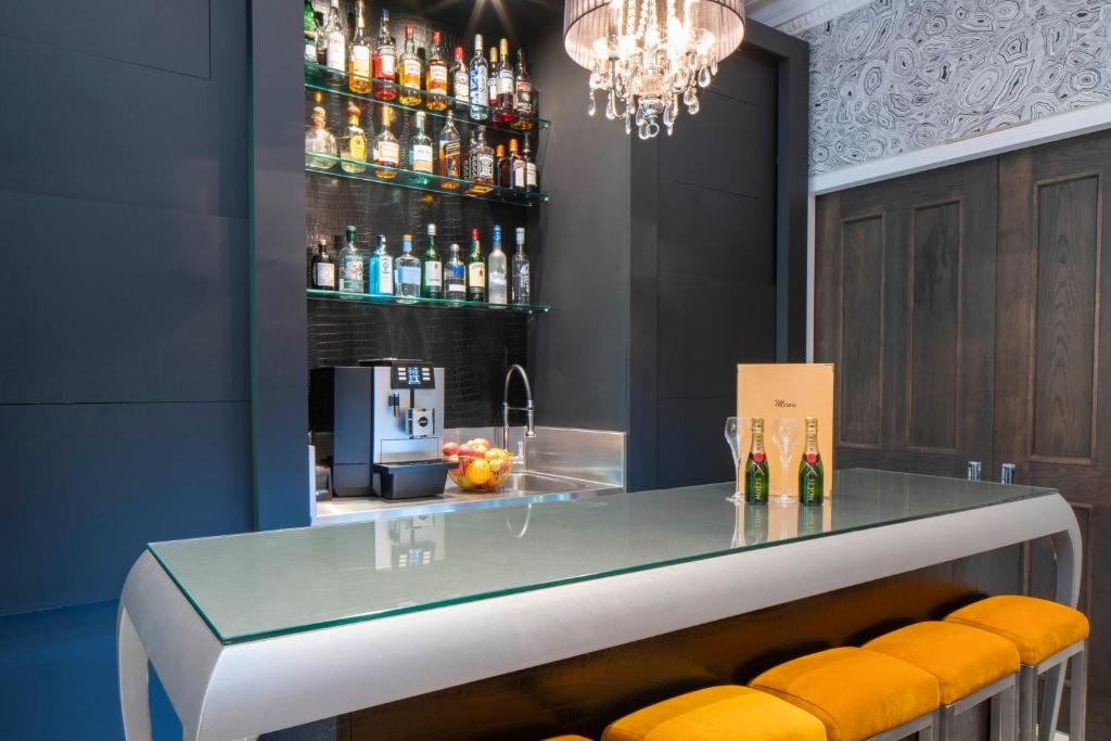 Eccleston Square Hotel  Facilities  Barlounge 17