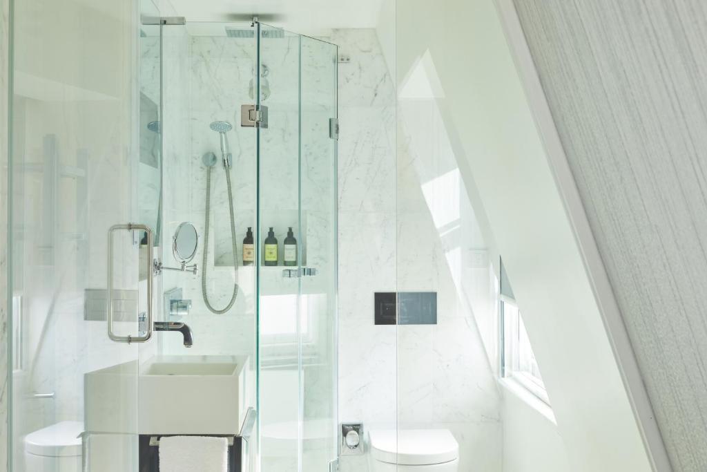Eccleston Square Hotel  Facilities  Bathroom 31