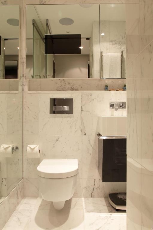 Eccleston Square Hotel  Facilities  Bathroom 33