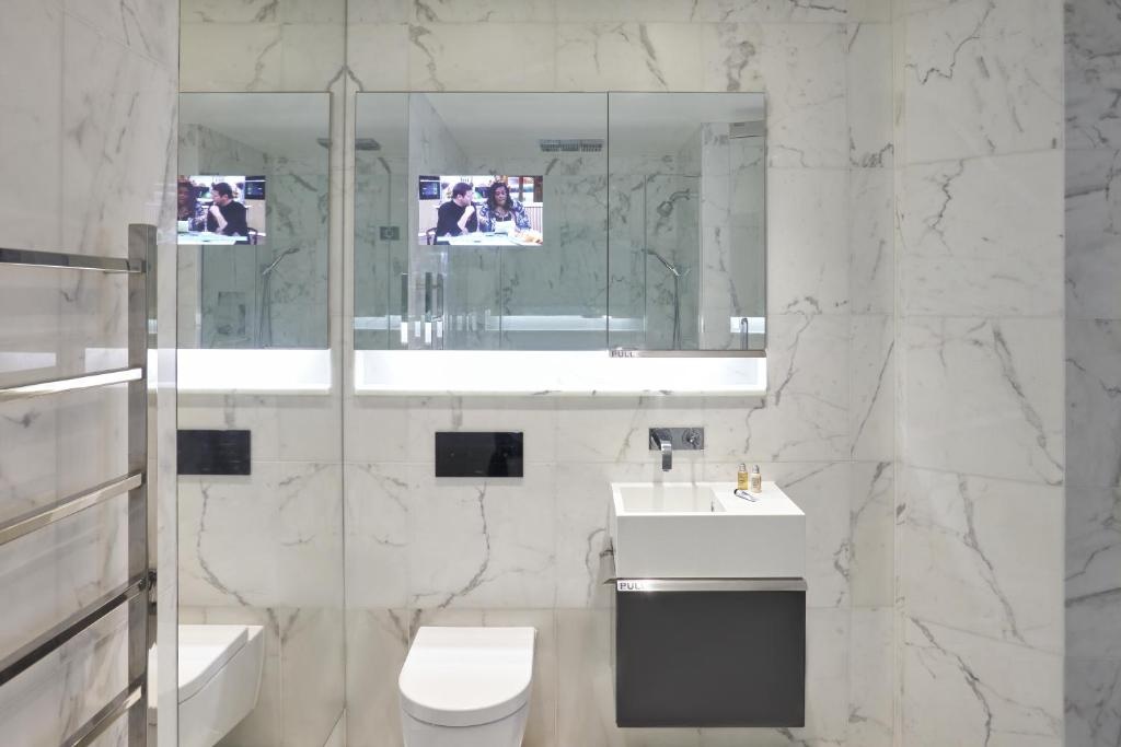 Eccleston Square Hotel  Facilities  Bathroom 36