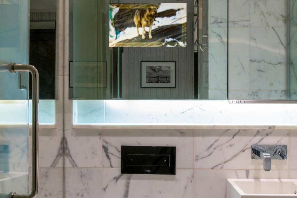 Eccleston Square Hotel  Facilities  Bathroom 38