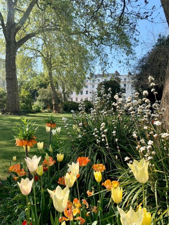 Eccleston Square Hotel  Facilities  Garden 26