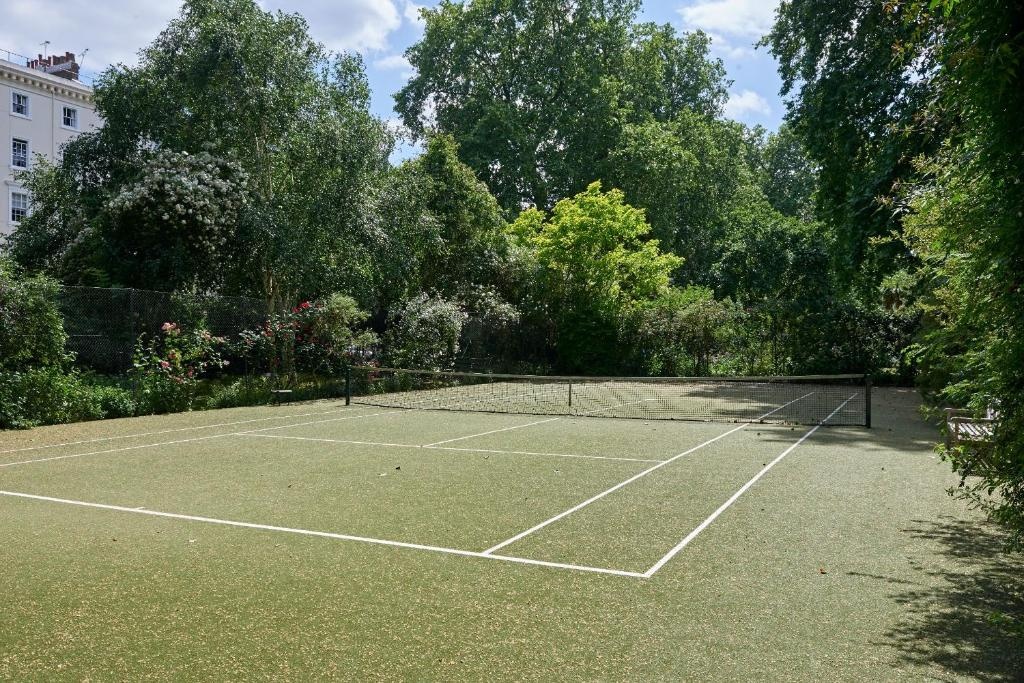 Eccleston Square Hotel  Facilities  Tennis Court 15