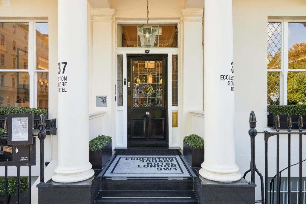 Eccleston Square Hotel  Property Views  Entrance 10