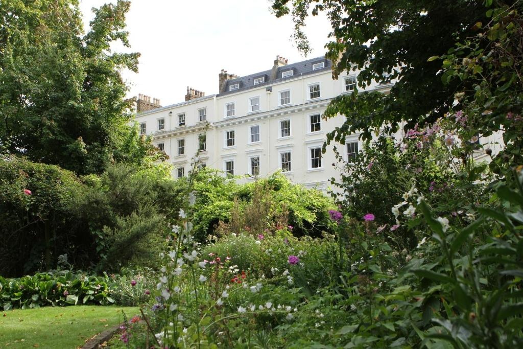 Eccleston Square Hotel  Property Views  Entrance 14