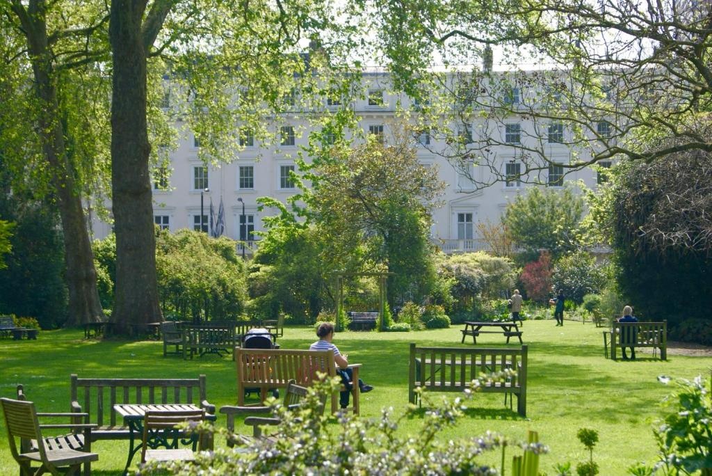 Eccleston Square Hotel  Property Views  Entrance 24