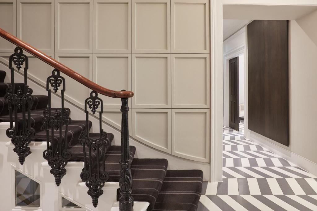 Eccleston Square Hotel  Property Views  Lobby 37