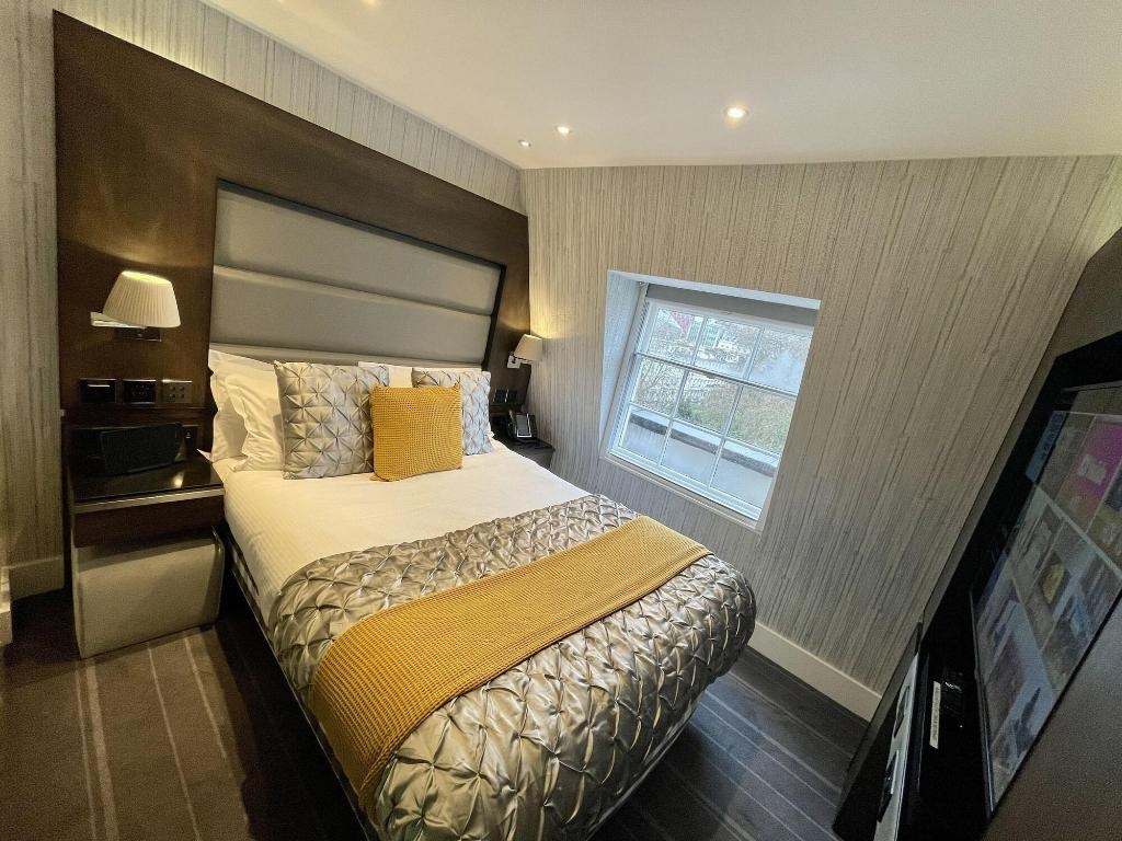 Eccleston Square Hotel  Rooms  Rooms Image 16 16