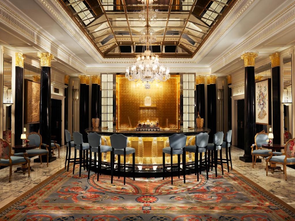 The Dorchester  Facilities  Barlounge 24