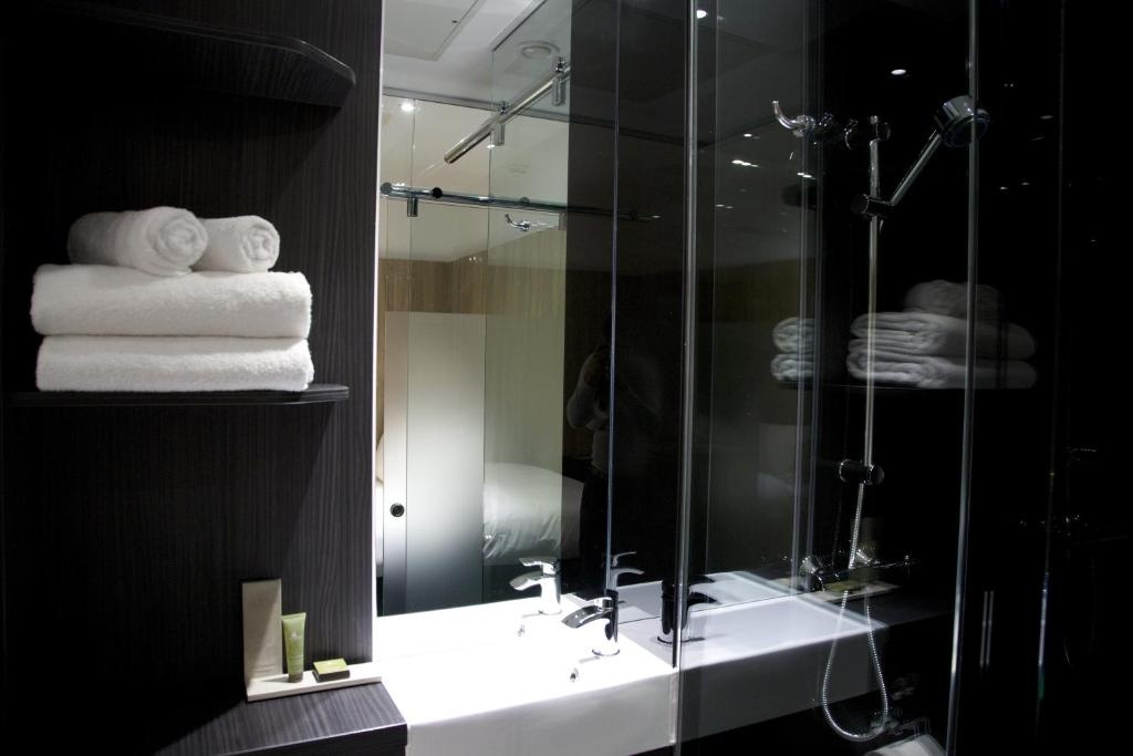 The Z Hotel Shoreditch  Facilities  Bathroom 6
